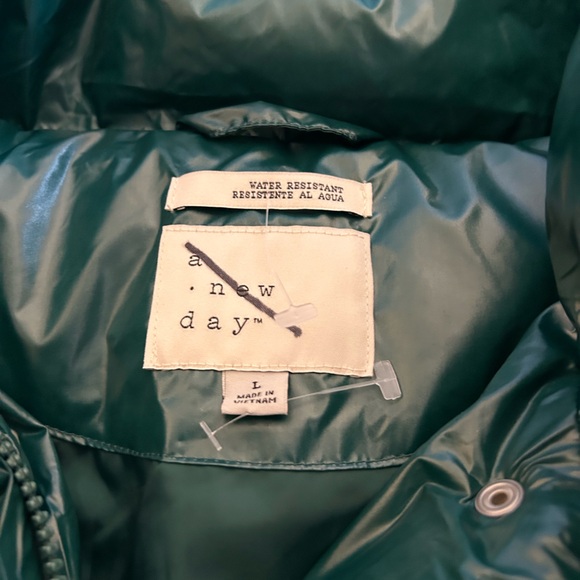AND190 Green puffed jacket 100% polyester perfect for weekend wear I’m ready to - Picture 3 of 6